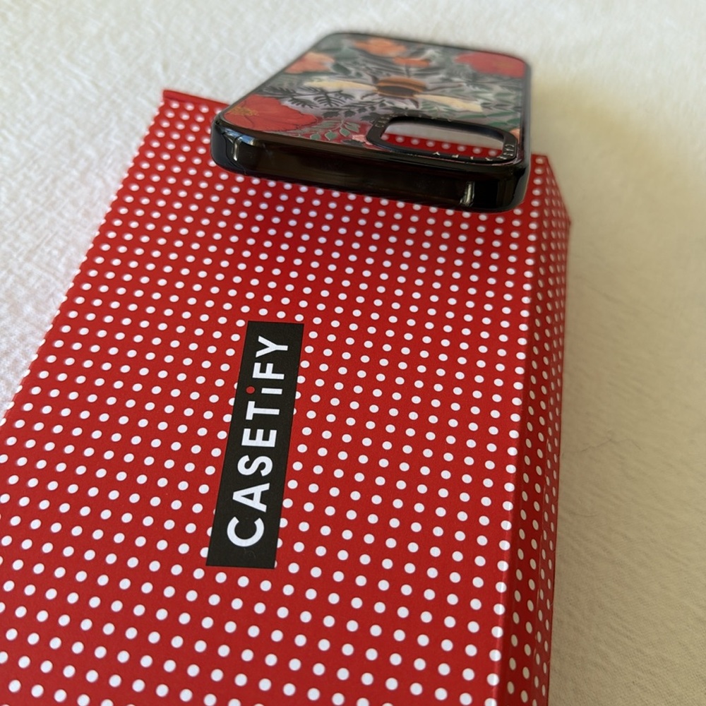 An iPhone case cover for iPhone 12 Pro by CaseTify. - Picture 5 of 6
